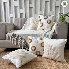 Cushions & Pillows